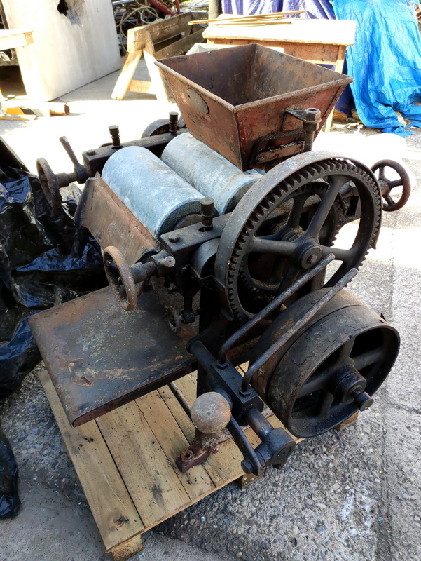 maquina moler chocolate metal 97.5x81x85 1u